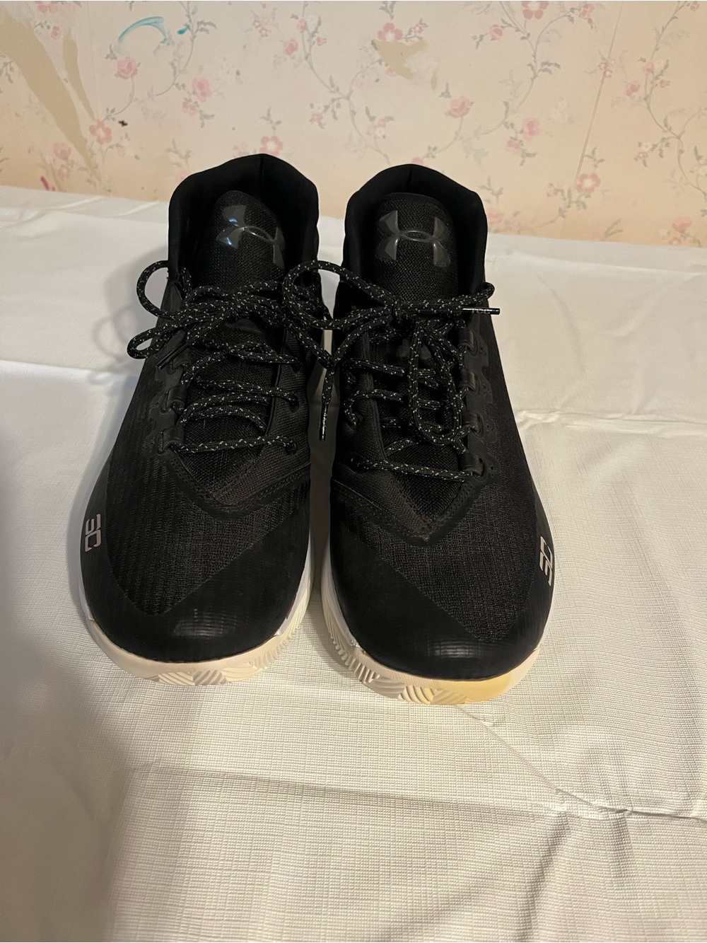Under Armour Black Men's Athletic Basketball Shoes with White Soles